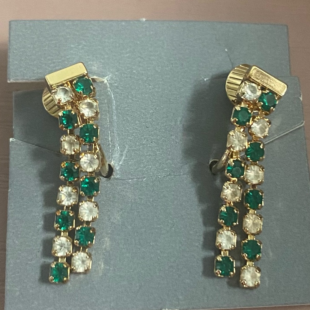 1980’s Elegant Gold and Green Drop Clip-on Earrings